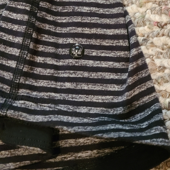 Men's Lululemon Pullover - Picture 5 of 6